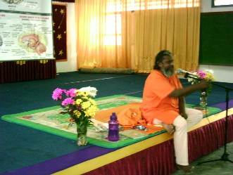 Guruji is giving talk about how to remember better
